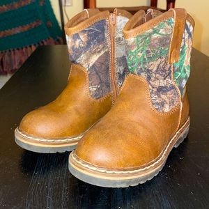 Toddler’s Boots